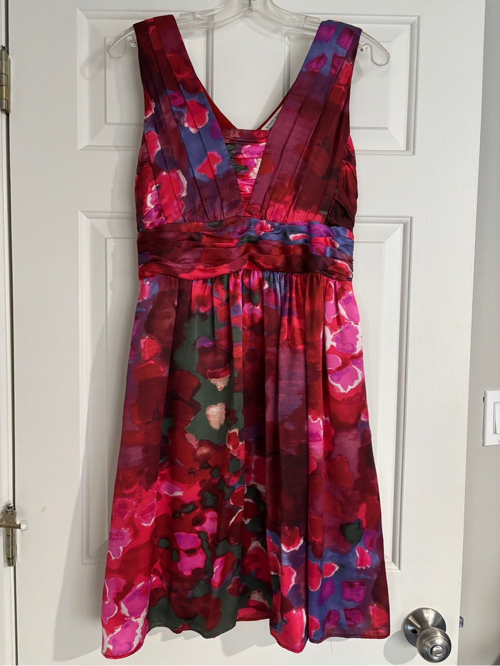Banana Republic Red Pink Watercolor Print Silk Sleeveless V-Neck Dress - Size 6